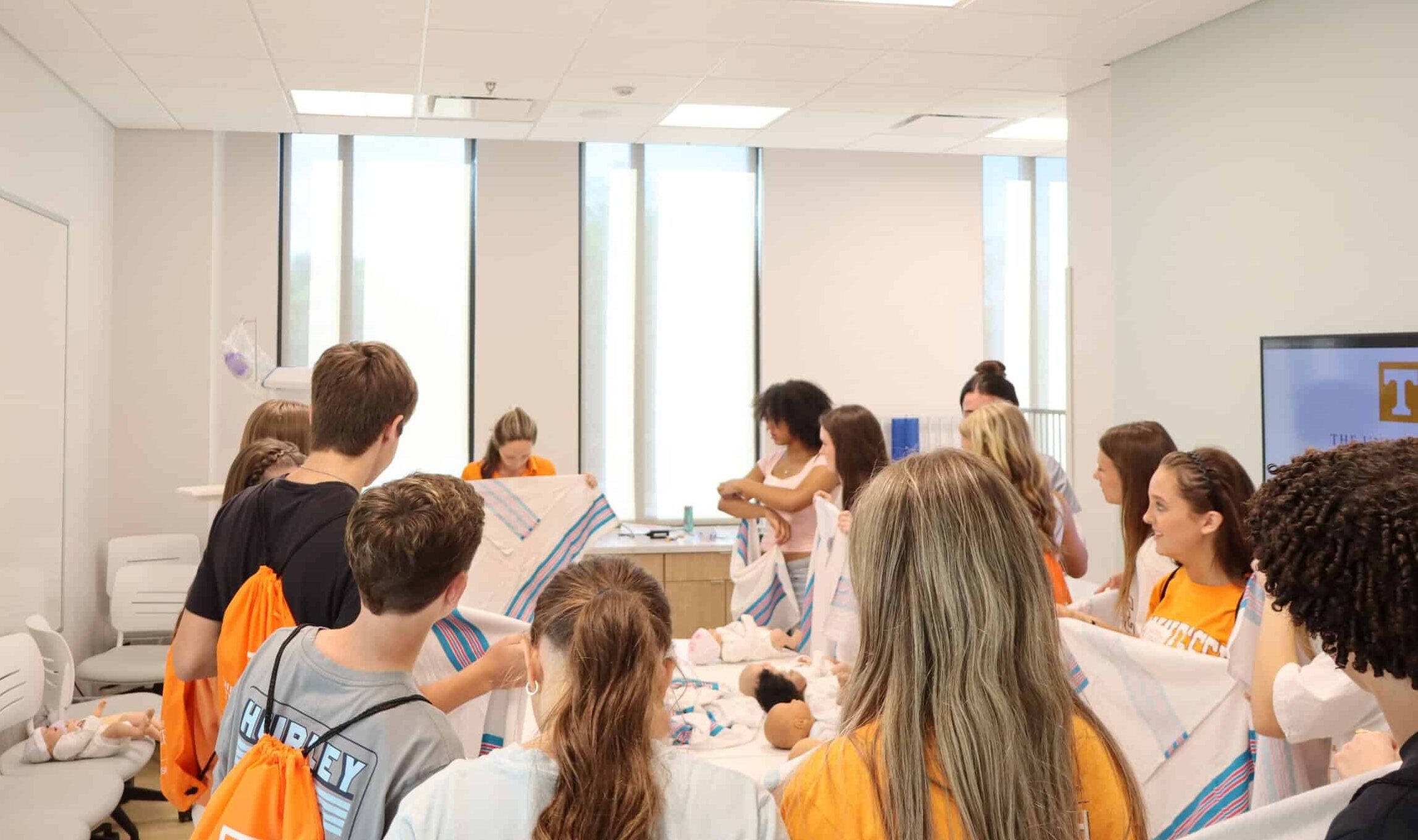 UT, KCS Partner for Inaugural Vol Nurse Discovery Day