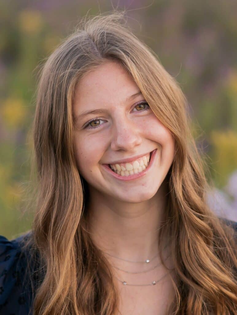 Hannah headshot